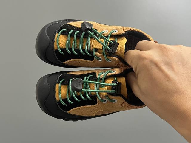 Keen潮牌二代松紧带扣拼色户外儿童鞋 DDD Size：26-37码 DDD 经典Keen户外鞋 DDD 优质面料拼接 DDD 松紧扣设计、穿脱方便 DDD