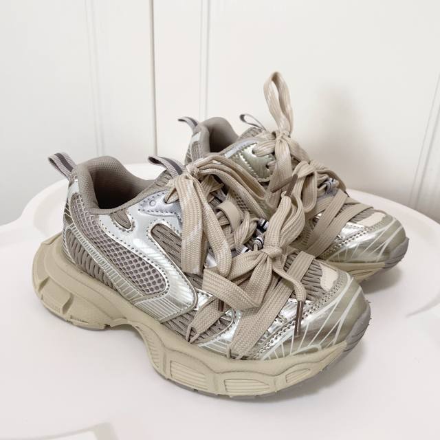 Balenciaga 九代3Xl双鞋带款最火爆的网红款儿童休闲复古风运动鞋 DDD 巴黎世家欧洲站走秀款厚底老爹鞋内侧魔术贴男女童百搭跑步鞋炸街童鞋 DDD 官