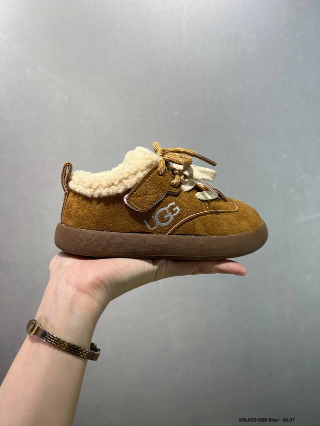 特价福利 可退换 DDD 儿童Ugg海外版运动休闲鞋，加绒保暖款 魔术贴简洁方便宝宝穿脱 柔软亲肤 个性时尚又百搭Eva轻质缓震、防滑耐磨外底。泰裤辣 闭眼入手