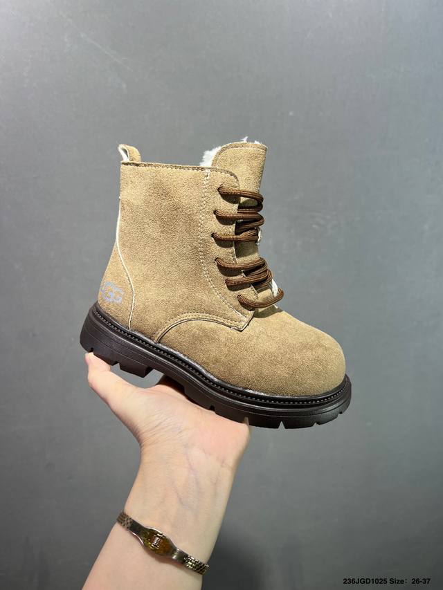 过年最后一波福利啦，特价 可退换 DDD 9命！好穿又保暖的运动鞋终于被我挖到了~实物超级无敌酷 百搭款26-37 DDD 要给娃选双好穿又保暖的冬天鞋子真的太