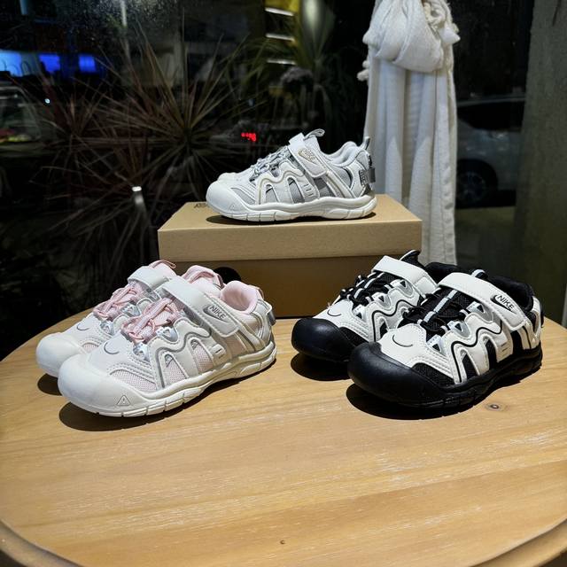 新春大放送，福利来了特价 可退换 DDD 笑脸联名款 海外版 DDD 27-37 DDD Nk 舒适稳固儿童休闲鞋，人体工学设计，有效贴合足部运动曲线有效减轻运