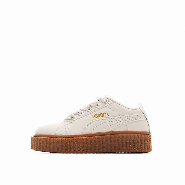 为小朋友们带来时尚与舒适的完美结合，这款鞋独特的厚底设计，不仅增添潮流感，还能提供出色的脚部支撑。鞋面采用高品质材料，保证长久穿着的耐用性。无论是休闲场合还是户