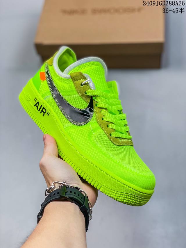 公司级带半码 耐克 Nike Air Force 1 '07 Low 空军一号含气垫 低帮百搭厚底增高休闲运动板鞋。柔软、弹性十足的缓震性能和出色的中底设计，横