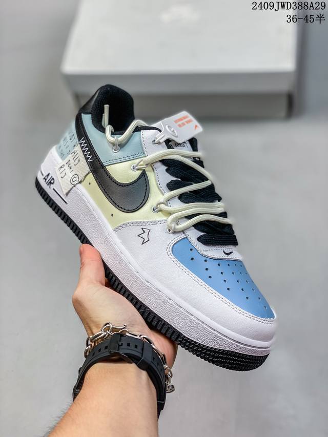 公司级耐克nike Air Force 7 空军一号低帮百搭休闲运动板鞋。柔软、弹性十足的缓震性能和出色的中底设计，横跨复古与现代的外型结合，造就出风靡全球三十