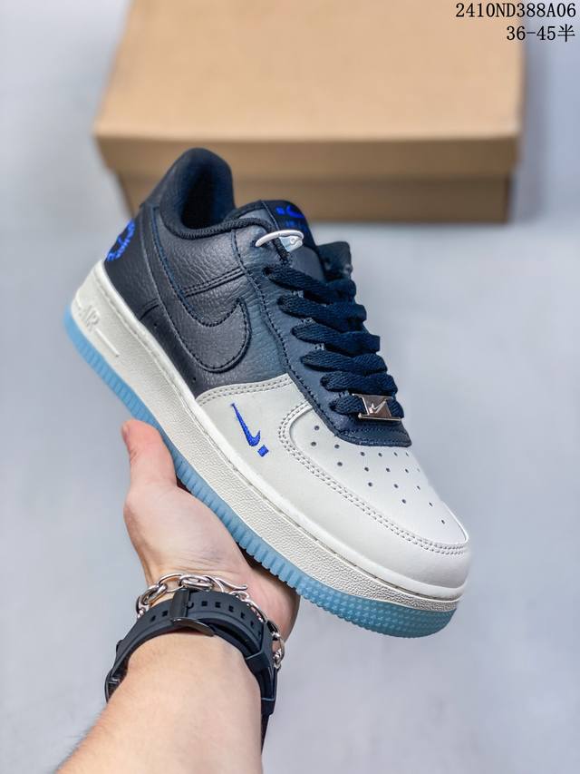 公司级耐克nike Air Force 1‘07 空军一号低帮百搭休闲运动板鞋。柔软、弹性十足的缓震性能和出色的中底设计，横跨复古与现代的外型结合，造就出风靡全
