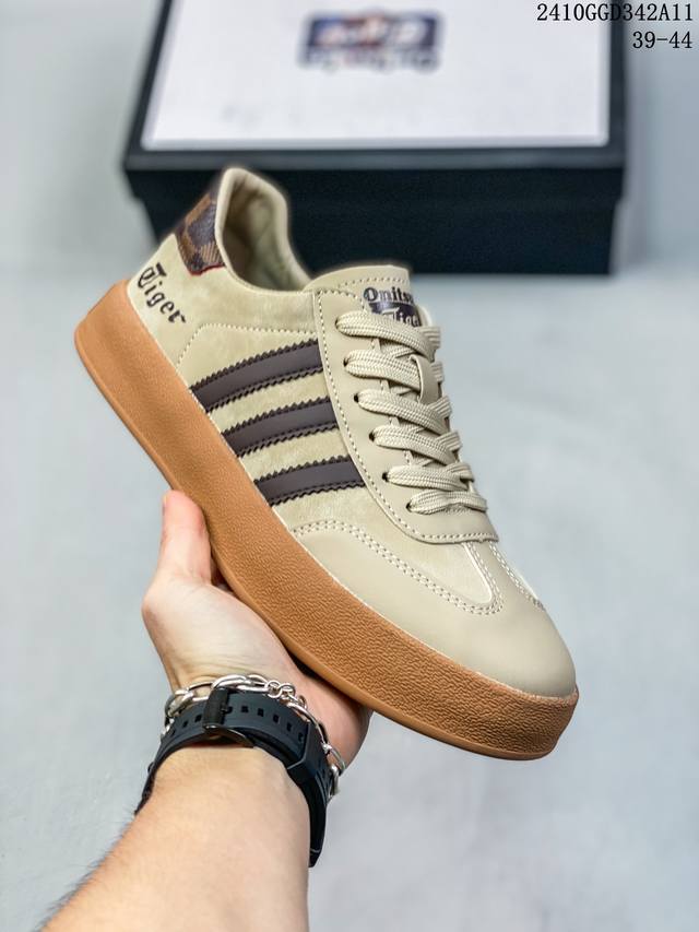 亚瑟士 Onitsuka Tiger Mexico Slip On 鬼冢虎复古时尚 舒适透气帆布耐磨防滑 休闲运动跑步鞋 虎底采用磨耐防橡滑胶底大富有弹性，缓减