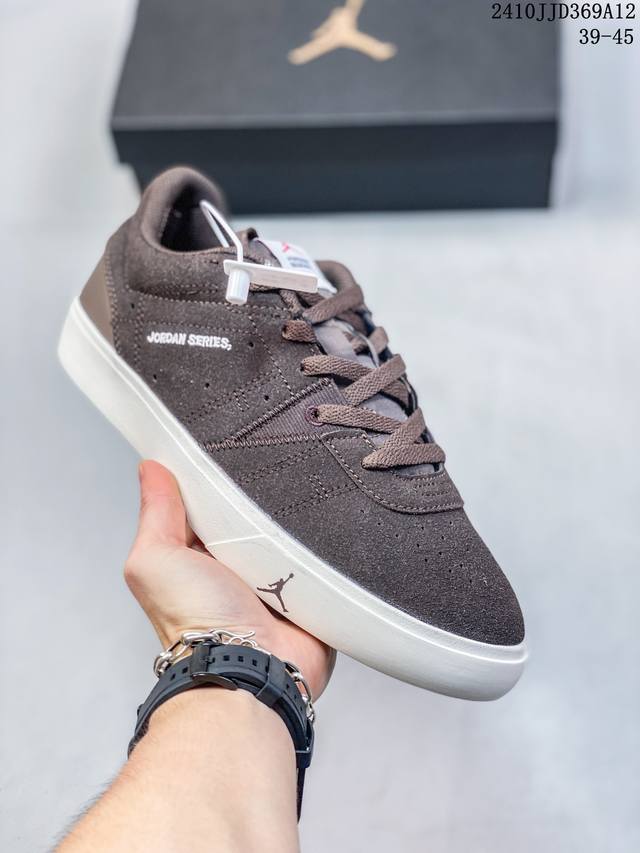 Air Jordan男女gs运动休闲舒适轻便校园百搭aj低帮板鞋dz5534- 尺码：39-45 编码：10Jjd369A12