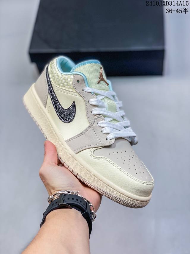 公司级air Jordan 1 Low Aj1乔1低帮休闲板鞋 同步官方配色 官方货号:Hj7743-010 尺码:36 36.5 37.5 38 38.5 3