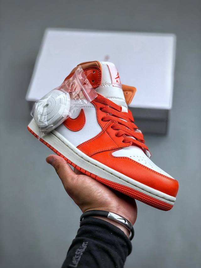 Air Jordan 1 Mid Cosmic Clay Aj1 乔1雪城大学配色 中邦篮球鞋 Bq6472-108 #整双鞋在中帮鞋型的基础上，白橙配色的撞色