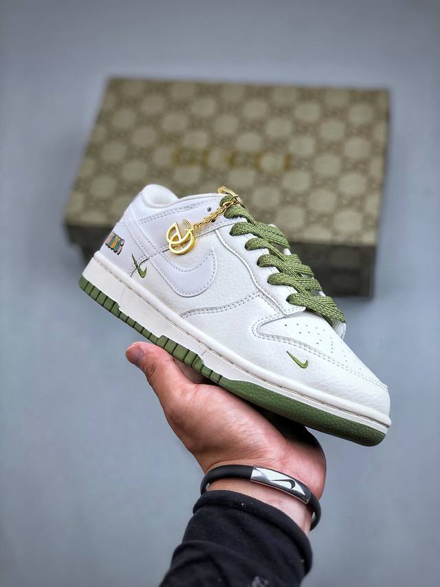 Nike Sb Dunk Low X Gucci 白绿三小钩满天星纯原大厂出品 极力推荐原装头层材料 独家版型蒸餾加工帶來的是更好的视觉和脚感体验大厂纯原品质出