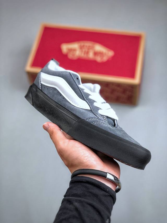 Vans Knu Skool 百搭休闲防滑减震低帮 板鞋男女同款vans 面包深灰黑底 颜色：Vans 面包深灰黑底 货号：Vn000D22Pwt 尺码：35-