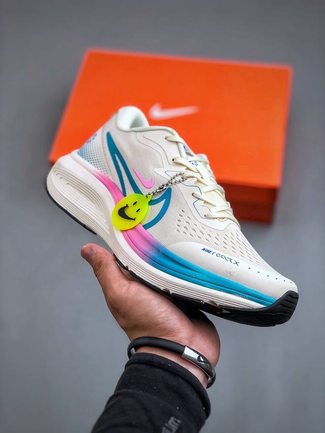 Nike Air Alphazoom 耐克网面透气轻便耐磨跑鞋 Fd2722-161 #鞋面采用网布、织物、橡塑材料等多种材料拼接，出色支撑效果，缔造稳固脚感，