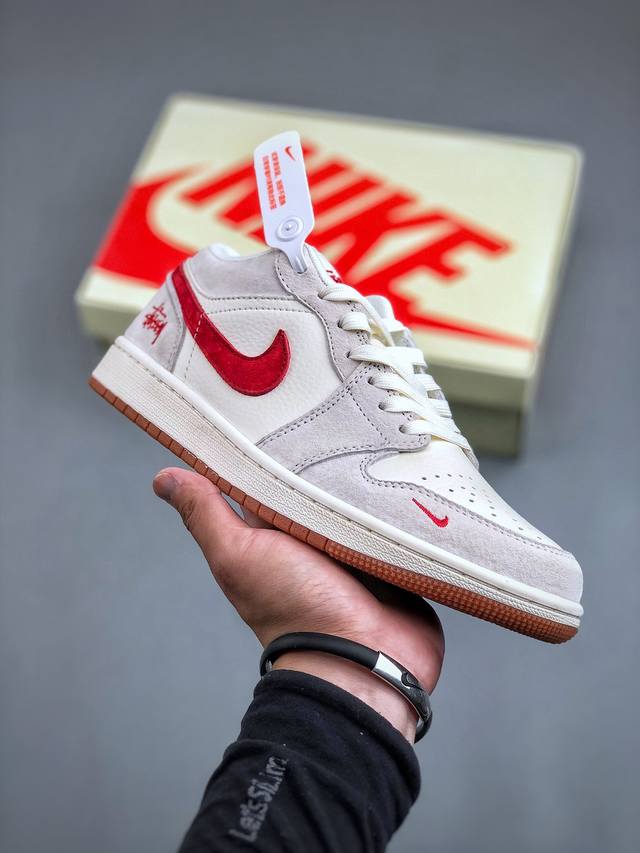 Air Jordan 1 Retro Low X Stussy 斯图西米红翻毛官方同步新色 原装级产物拒绝公底 立体鞋型 细节完美 高清洁度 购置公司同步原材料