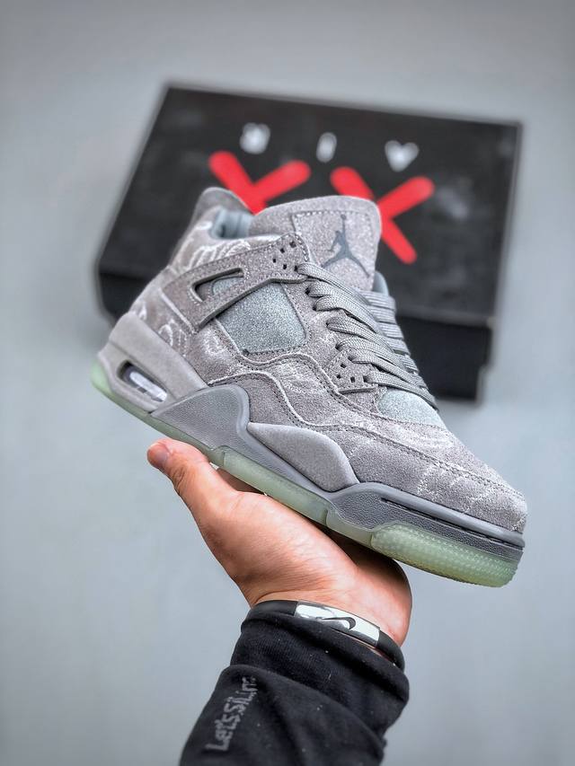 性价比版本 Air Jordan 4 Retro Cool Grey 迈克尔 乔丹aj4 乔4代中帮复古休闲运动文化篮球鞋“麂皮酷灰夜光”灰色麂皮鞋身上也以刺绣