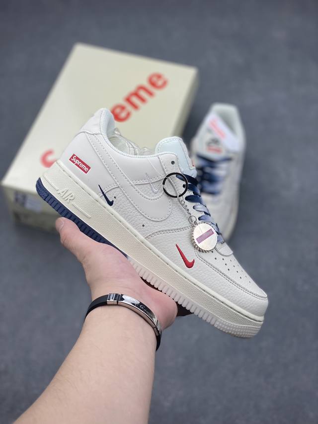 Nike Air Force 1 '07 Low “Supreme联名--白蓝双拼”空军一号 低帮 运动鞋 休闲鞋 原楦头原纸板 原装鞋盒 定制五金配件 内置全