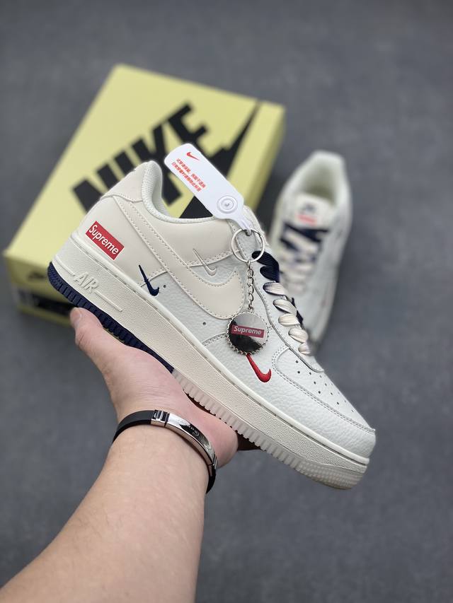 Nike Air Force 1 '07 Low “Supreme联名--白蓝双拼”空军一号 低帮 运动鞋 休闲鞋 原楦头原纸板 原装鞋盒 定制五金配件 内置全