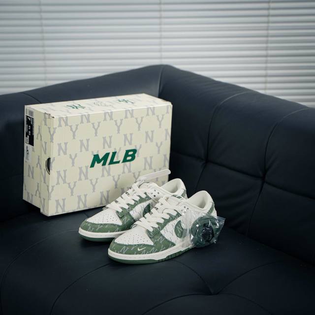 Nike Dunk 全套原楦原模倾力打造完美版型 独家原厂航空铝磨具打磨大底 鞋头坡度极致还原 无解鞋型 原盒原配 圈内天花板工艺 原厂冲刀 超高清洁度 全鞋零