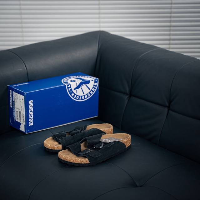 Birkenstock London 博肯 半托后跟系列 凉鞋后跟设计适应多种场景化穿搭出行 皮革绒面时尚休闲平底鞋 牛皮绒面革质地柔软 搭配可调节鞋扣提升穿着