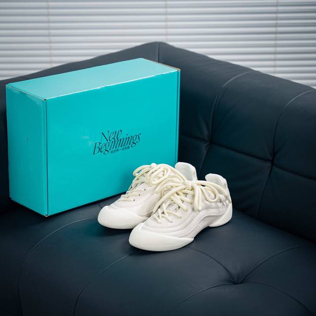 核心私 Alexander Mcqueen 亚历山大-麦昆 2024S Flexion复古运动鞋 受到解剖学的启发 分体鞋底和肌腱状元素体现了品牌初期的设计主题