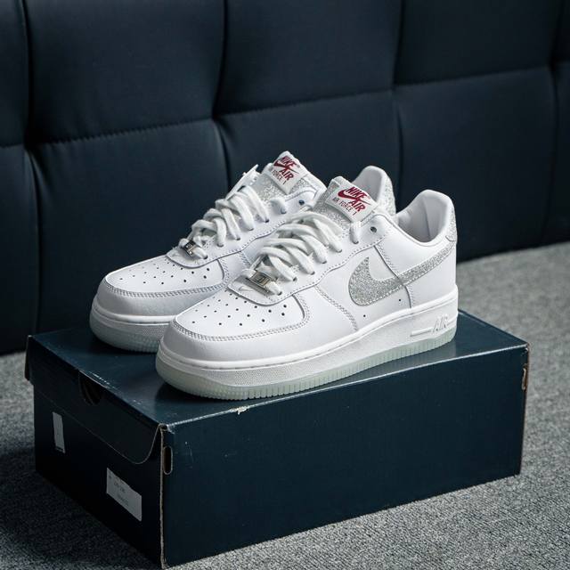Air Force 1 Low 原装级别 原楦头原纸板 打造纯正空军版型专注外贸渠道 全掌内置蜂窝气垫 原盒配件 原厂中底钢印、拉帮完美 货号：Hq3461 1