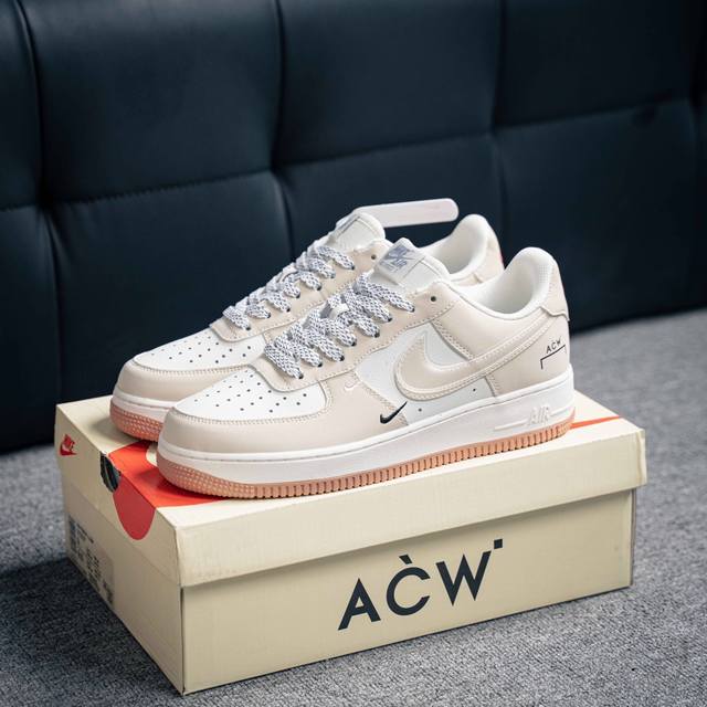 Air Force 1 Low 原装级别 原楦头原纸板 打造纯正空军版型专注外贸渠道 全掌内置蜂窝气垫 原盒配件 原厂中底钢印、拉帮完美 货号：Ao 63981