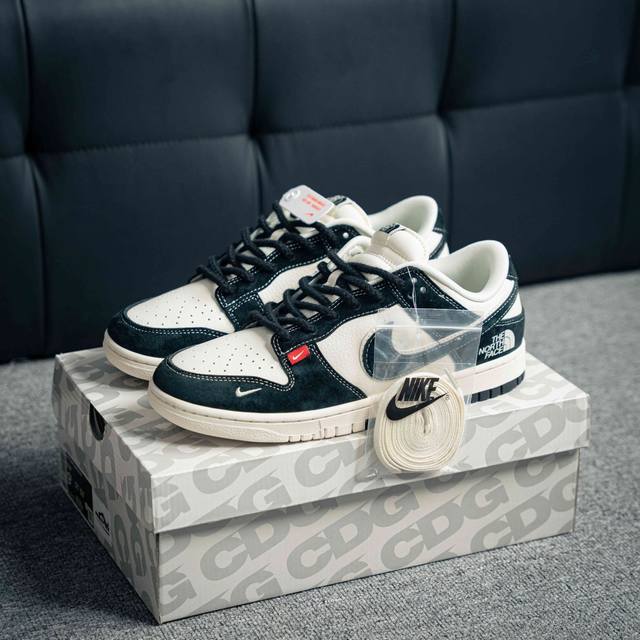 Nike Dunk 全套原楦原模倾力打造完美版型 独家原厂航空铝磨具打磨大底 鞋头坡度极致还原 无解鞋型 原盒原配 圈内天花板工艺 原厂冲刀 超高清洁度 全鞋零