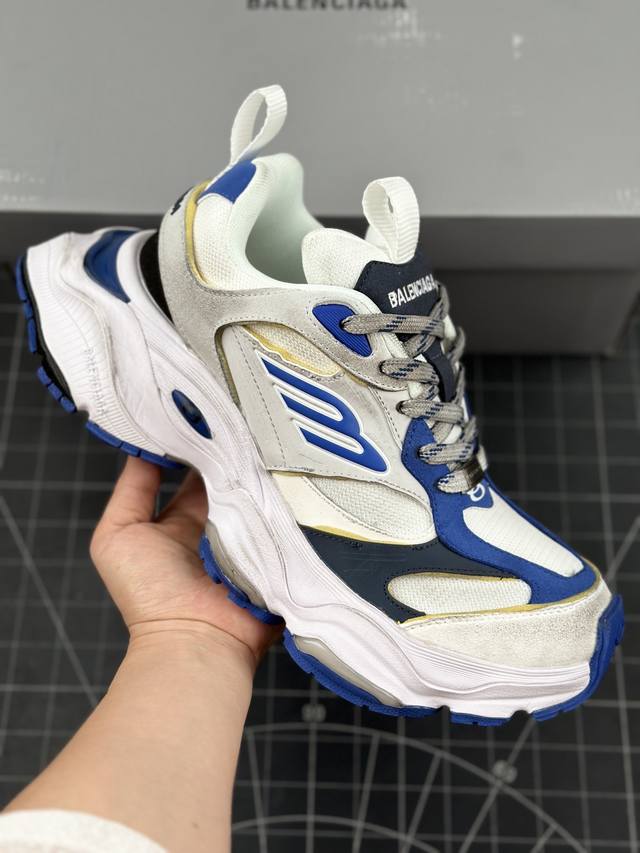核心私 I8版本 巴黎纯原 Balenciaga巴黎世家 Cargo 圆头系带 低帮生活休闲鞋 采用超细纤维和网布 其前卫的设计、夸张的体积和反光细节赋予其特别