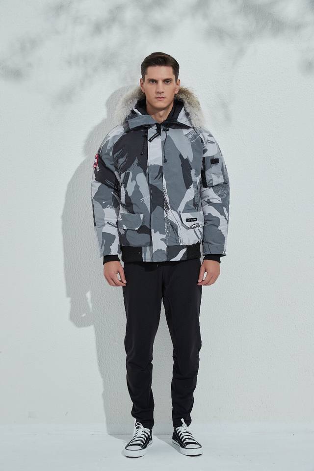 渠道优势，支持代发！ 外贸保真版：大鹅01款 Canada Goose 加拿大鹅 01男女情侣款，Size：Xs S M L Xl Xxl 专柜包装 65 ，