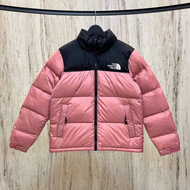 渠道优势，支持代发！ 外贸保真版：北面96款 女神粉 The North Face 1996 Retro Nuptse 拼接撞色可收纳连帽700蓬连帽羽绒服外套