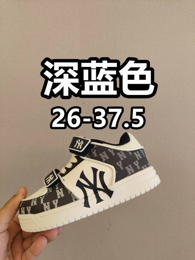 MLB双魔术贴+松紧带儿童老爹鞋26-37.5码 MLB新款队标老爹款式设计，超级好看魔术贴设计穿脱方便耐磨防滑大底，脚感超赞