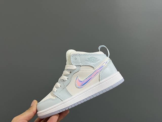 乔一专Ｇ版鞋带扣中帮儿童运动鞋 SIZE：22-37码 额外赠送一对鞋带扣，再也不怕孩子不会系鞋带啦 高端定制专Ｇ版来啦 大厂出品，做工用料完全不必担心 鞋型设