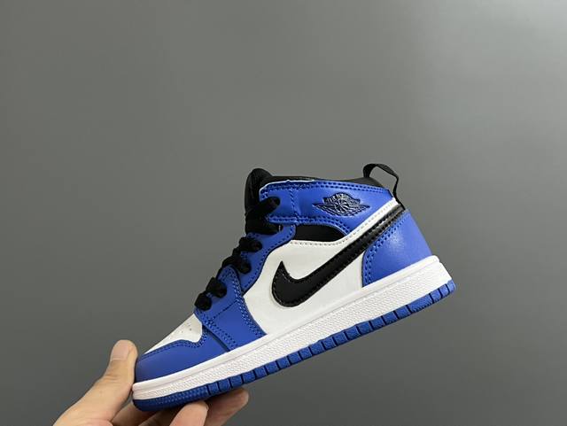 乔一专Ｇ版鞋带扣中帮儿童运动鞋 SIZE：22-37码 额外赠送一对鞋带扣，再也不怕孩子不会系鞋带啦 高端定制专Ｇ版来啦 大厂出品，做工用料完全不必担心 鞋型设