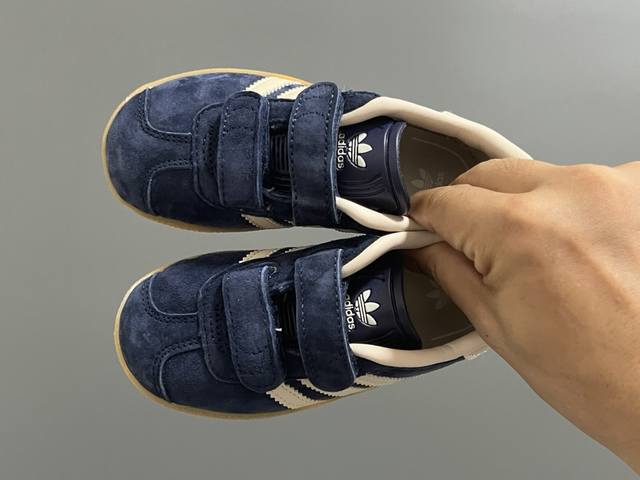 阿迪新款德训gazelle儿童魔术贴休闲鞋 小童 SIZE：24-37码 全网火爆的gazelle系列 超嗲的配色，上脚超好看 大小童魔术贴区分匠心打造 橡胶耐