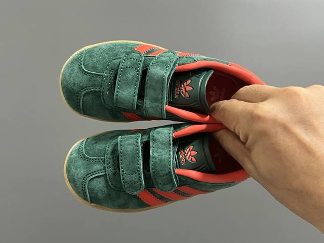 阿迪新款德训gazelle儿童魔术贴休闲鞋 小童 SIZE：24-37码 全网火爆的gazelle系列 超嗲的配色，上脚超好看 大小童魔术贴区分匠心打造 橡胶耐