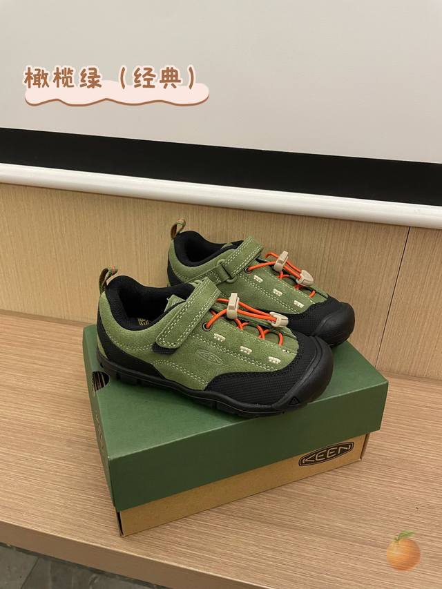 KEEN 登山鞋24-37 头层麂皮面料防水效果超好 高级感满满 内部搭配的也是鞋垫中的天花板欧仕莱！外出游玩穿它真的就是超级舒服的一天