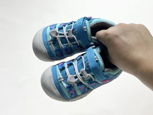 专G版KEEN潮牌户外帆布新款男女童登山徒步运动鞋 SIZE：26-37码 超爱的户外潮牌 户外当道，徒步爬山旅行上学必备 帆布材质，舒适耐穿 魔术贴松紧带设计