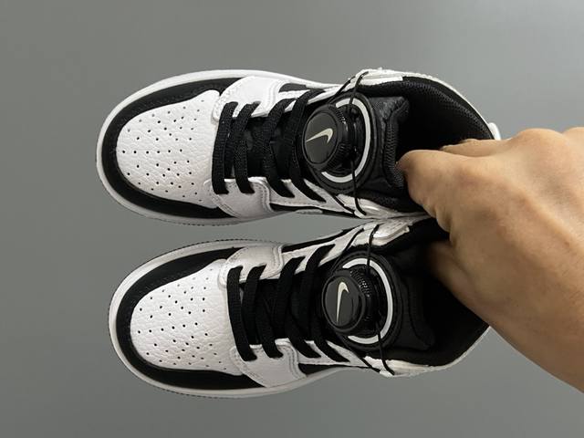 乔一中帮锁扣儿童运动鞋 SIZE：22-37.5码 超棒的锁扣系列 经典乔一中帮款式 优质皮料质感超赞 耐磨防滑大底，脚感超舒服