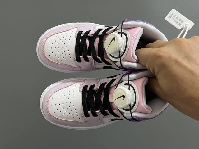 乔一中帮锁扣儿童运动鞋 SIZE：22-37.5码 超棒的锁扣系列 经典乔一中帮款式 优质皮料质感超赞 耐磨防滑大底，脚感超舒服