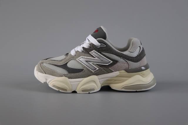 新百伦 New Balance NB9060童鞋26-37 海外版配色不仅显档次，鞋子也更轻盈时尚大气的外观设计，学生必入的百搭童鞋款