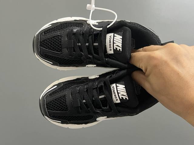 NK 新款V5松紧带儿童运动鞋 SIZE：26-37.5码 精致V5款式 松紧带设计，穿脱方便 耐磨防滑大底，脚感超赞 复古老爹款，时髦百搭