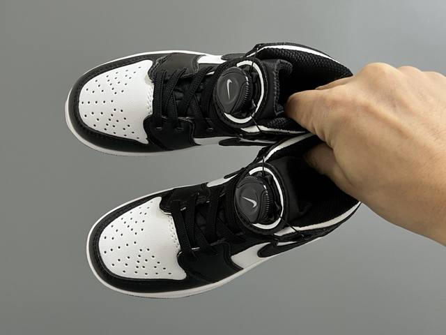 乔一中帮锁扣专柜版儿童运动休闲鞋 SIZE：24-37码 新工厂新工艺 经典乔一款式 精致锁扣设计，穿脱超级方便 耐磨防滑大底，脚感超赞