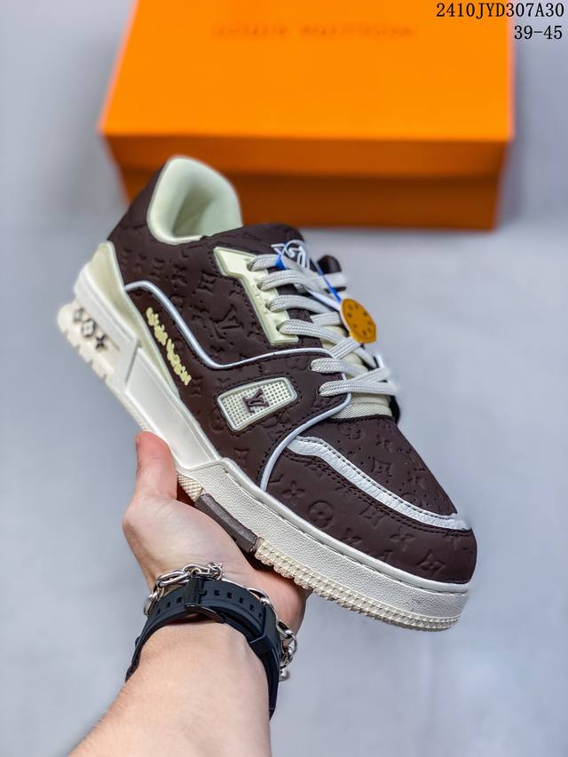全新LV路易威登Louis Vuitton Trainer Sneaker Low休闲运动文化百搭板鞋 尺码：39-45 编码：10JYD307A30