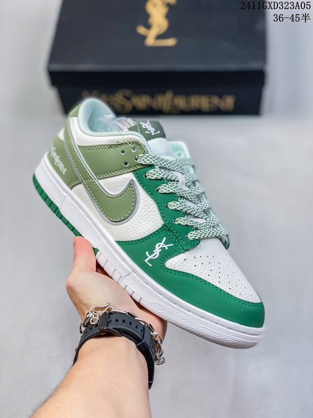 海外爆款限量发售！公司级 Nike SB Dunk Low“斯图西联名 贴布灰白深蓝勾” 周年高端定制 低帮休闲板鞋 定制鞋盒 大厂纯原品质出货 超高清洁度 皮