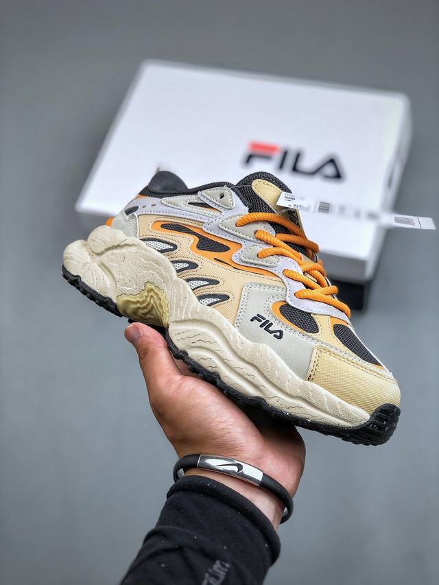 斐乐Fila Fern蕨草系列老爹风增高复古中性休闲运动慢跑鞋 升级原楦原纸版数据开发版型 采用环保太空革拼接斜纹网眼布鞋面材质 独立发泡EVA中底+耐磨橡胶外
