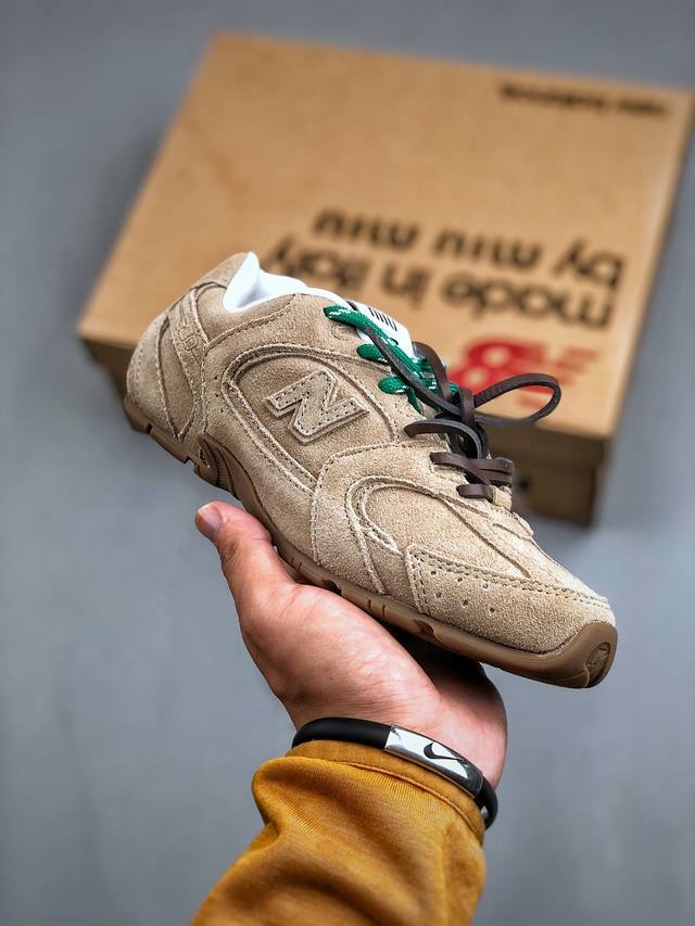 Miumiu x New Balance 联名款NB运动鞋 面料: 原版定制进口头层牛皮 内里：原版进口羊皮里 鞋底：原版开模防滑生胶底 尺码：36-44 半