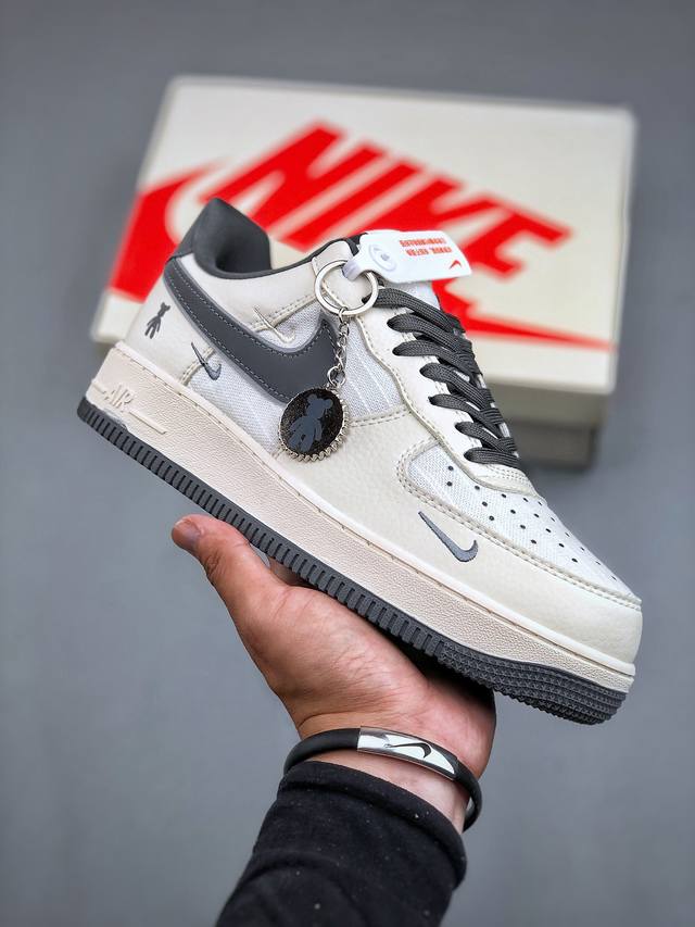 Nike Air Force 1'07 Low 暴力熊联名-米灰亚麻 空军一号低帮休闲板鞋 KK1988-005 #原楦头原纸板 原装鞋盒 定制五金配件 内置全
