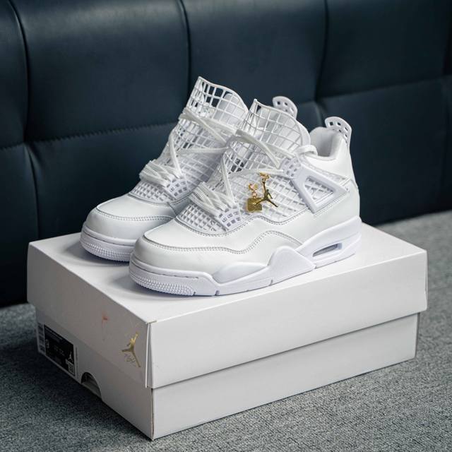 Nike Air Jordan 4 Retro OG 迈克尔 乔丹AJ4代乔4 复古休闲运动文化篮球鞋。秉承轻量化的速度型篮球鞋设计思想完成设计，降低重量的同时