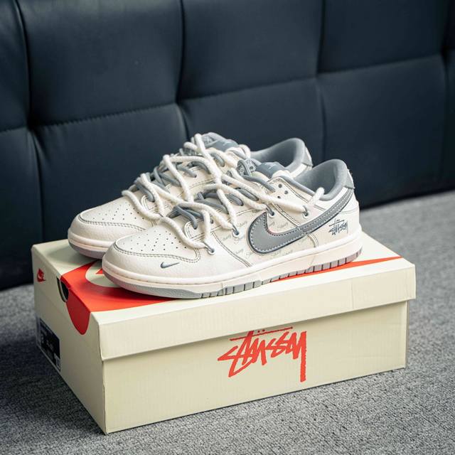 Nike Dunk 全套原楦原模倾力打造完美版型 独家原厂航空铝磨具打磨大底 鞋头坡度极致还原 无解鞋型 原盒原配 圈内天花板工艺 原厂冲刀 超高清洁度 全鞋零