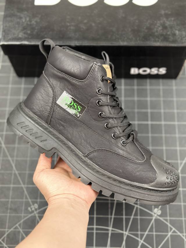 BOSS 雨果博斯 新款德国高端品牌专柜同步新款 高邦马丁休闲系列 以奢华高端设计出货 鞋面采用原版进口 纳帕小牛皮配滴胶而成 原版水染牛皮内里 尺码: 39