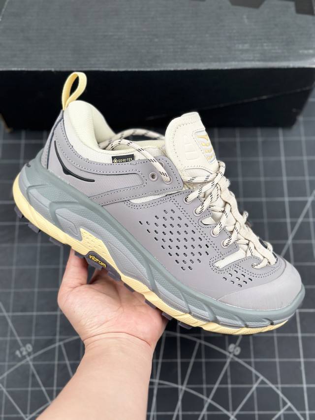 HOKA ONE ONE Tor Ultra Low 托亚系列 低帮专业越野跑步鞋 粗矿型的鞋身上脚特别修饰腿型 经典的胖鱼头鞋型 超高颜值 厚重皮质与热压鞋身